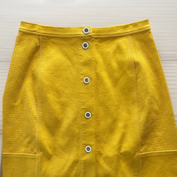 FENDI Women’s Sz 40 (US 8/10) Wool Cotton Silk Lined Yellow Button Front Skirt - Picture 2 of 13